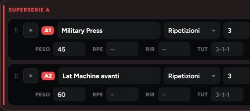 Una superserie nell'editor dei programmi, con dati di esempio: military press e lat machine con peso, serie, ripetizioni e recupero